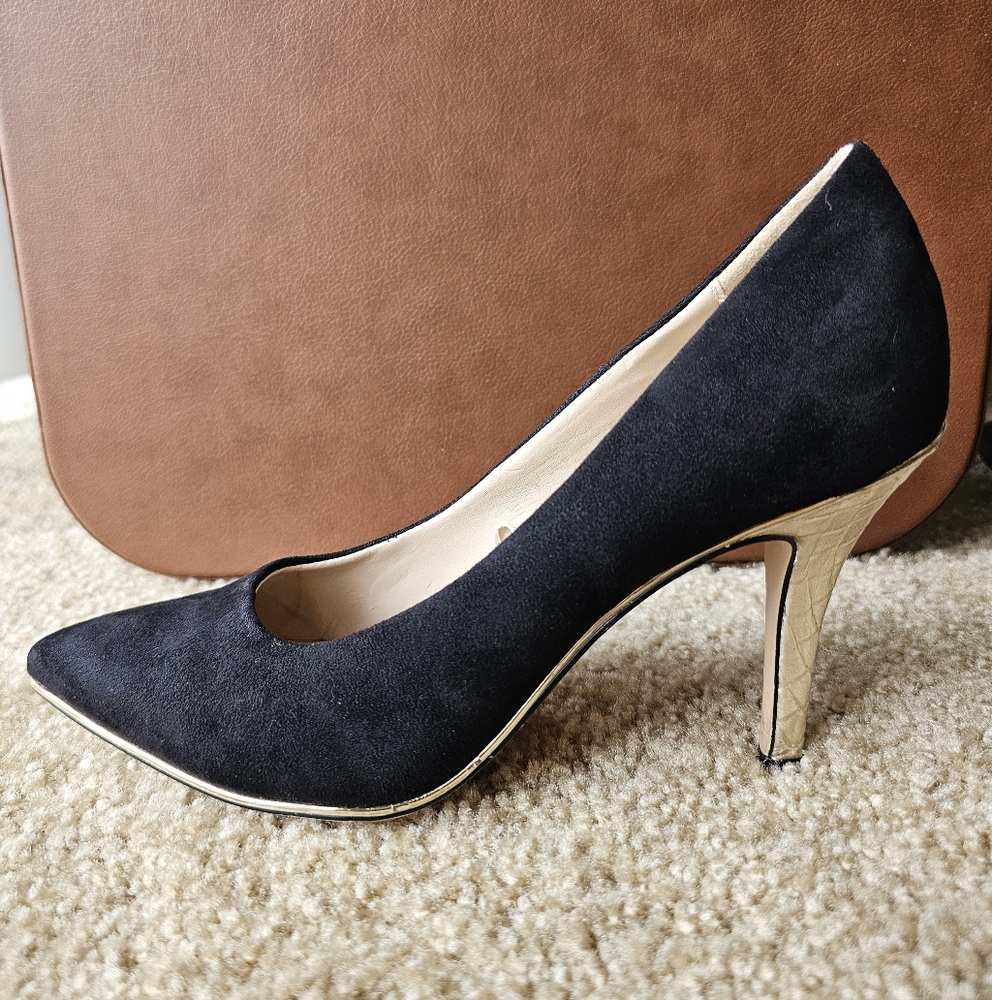 LAST CHANCE! Mark New York Andrew Marc High Heel Suede Pumps Black/Gold Size 7M